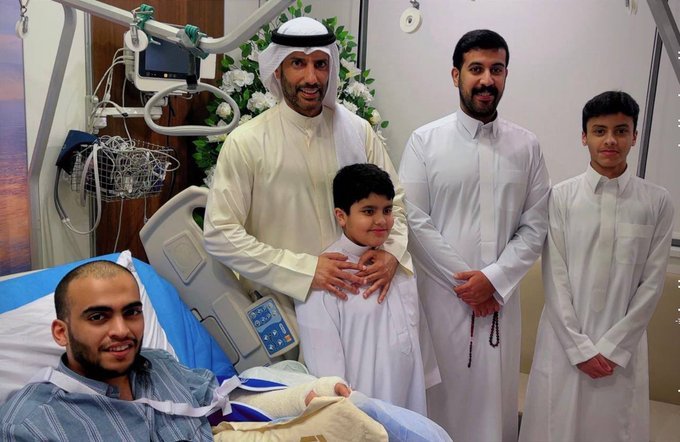 لفتة إنسانية.. خالد الغانم يطمئن على صحة البطل عبدالله الضلعان