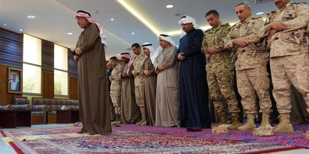 زيارة ولي العهد لثكنات الجيش الكويتي تعزز الثقة في مواجهة العدوان الإيراني